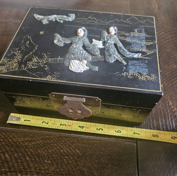 Older Vtg Chinese Lacquer Jewelry Box Hand Painted Carved Mother of Pearl Jade - Picture 2 of 15